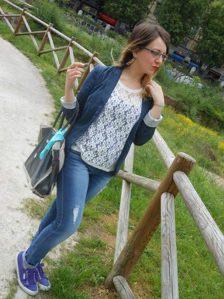 Outfit denim e pizzo