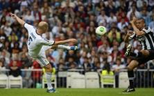 [VIDEO] Real Madrid Classic vs Juventus Classic, è spettacolo tra le leggende del calcio! 