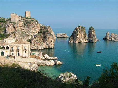 Tonnara di scopello , faraglioni e torre bennistra