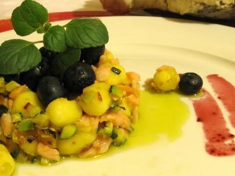 ATHENA GIADA, ECCOMI! - CHICCHE CON SALMONE, MIRTILLI ED ERBA PEPE