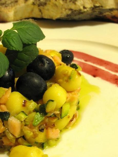 ATHENA GIADA, ECCOMI! - CHICCHE CON SALMONE, MIRTILLI ED ERBA PEPE