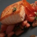 Ricette di pesce: salmone con timo e pomodoro