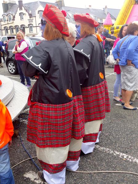 La Scozia di Lucia: suoni e colori del carnevale di Stornoway