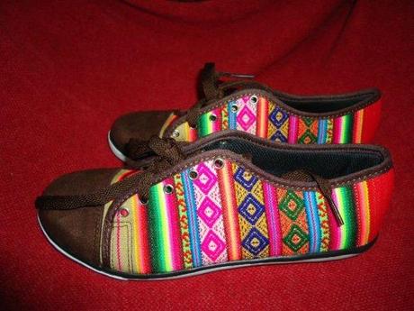 Peruvian_shoes_with_Inca_style