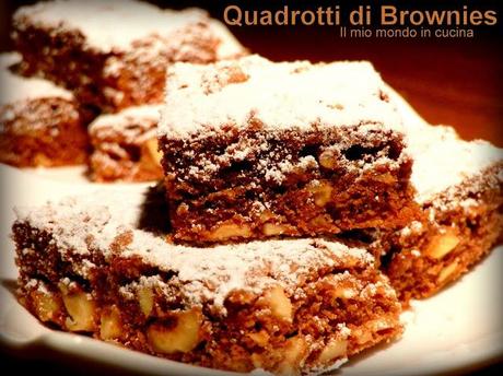 QUADROTTI di BROWNIE alle NOCCIOLE