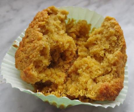 Muffin light con crusca d'avena e ricotta di bufala al profumo d'arancia