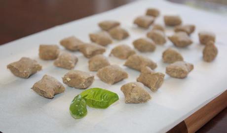 Gnocchetti di lenticchie e farina integrale con pomodorini e zucchine