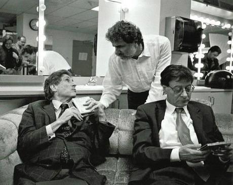 E a proposito, quant'è viva e bella questa immagine che ritrae Edward Said, Mahmoud Darwish e Marcel Khalife insieme?