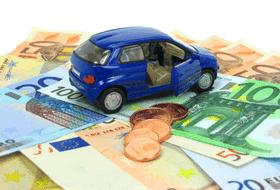 Assicurazioni auto: le famiglie italiane riducono le spese per il carburante