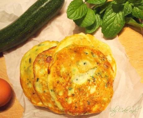 Pancake salati con zucchine e menta