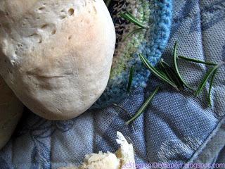 PANE AL ROSMARINO CON LIEVITO MADRE SECCO