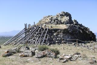 Archeologia nuragica a Mogoro: escursione al Nuraghe Cuccurada