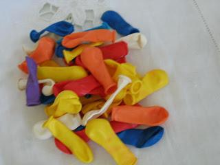 Collane e palloncini riciclati