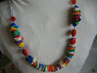 Collane e palloncini riciclati