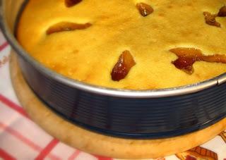 TORTA MORBIDA CON CUCCHIAI DI MARMELLATA