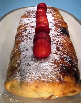 Strudel Slavo  alle Ciliegie  ...le vacanze .....e i nostri piccoli amici????