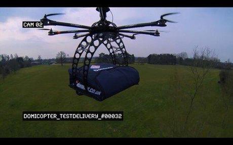 La pizza da asporto ti arriva in elicottero - Domino's Pizza già lo fa