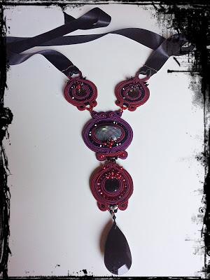 Statement Necklace a Soutache: Moulin Rouge