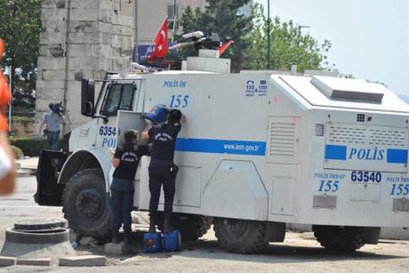 Turchia: Prodotti chimici negli idranti contro i manifestanti?