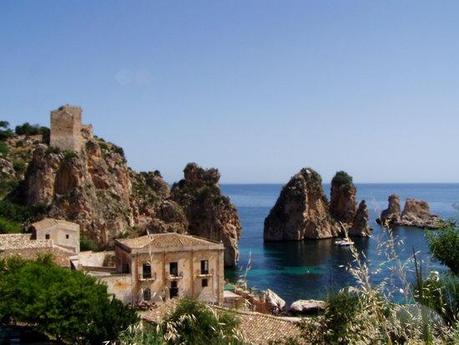 cala dell'uzzo con torre uzzo - -rno dello zingaro