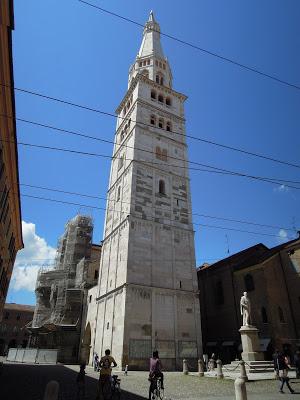 Il borgo antico di Modena