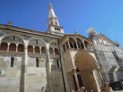 Il borgo antico di Modena