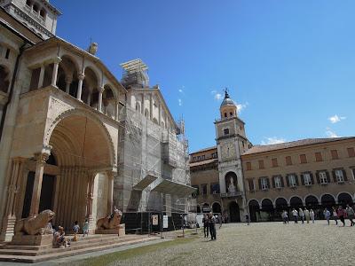 Il borgo antico di Modena