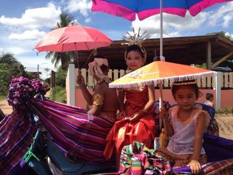 I tailandesi e l'ombrello, questione di stile!