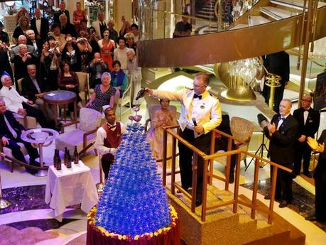 In diretta da Royal Princess: giorno 2. La serata di gala e le aree per soli adulti ‘Retreat Pool’ e ‘The Sanctuary’