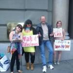 San Francisco, sit-in in intimo con i corpi veri contro Victoria' Secret 05