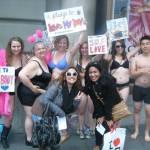 San Francisco, sit-in in intimo con i corpi veri contro Victoria' Secret 04