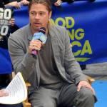 Brad Pitt registra “Good Morning America” a Times Square (foto)