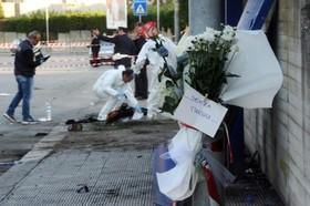 20120519 Fiori e messaggi sul luogo attentato alla scuola Morvillo Falcone 280xFree Attentato alla scuola di Brindisi: ergastolo per Giovanni Vantaggiato