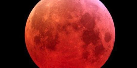 Domenica la super luna rosa