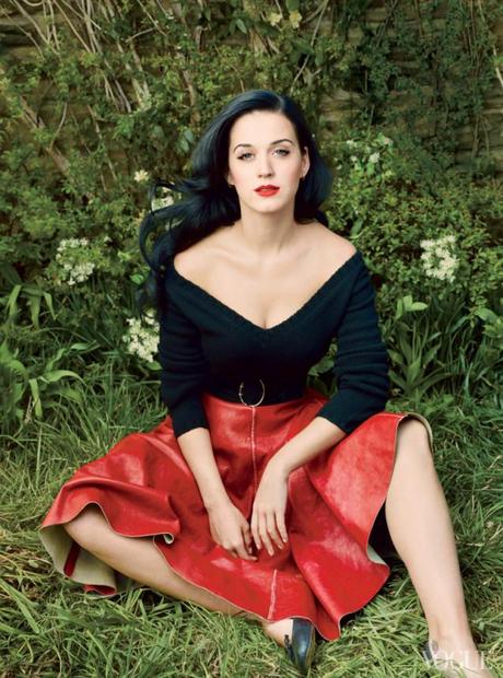 katy-perry-by-annie-leibovitz-for-vogue-us-july-2013-4