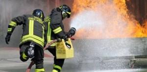 incendio vigili del fuoco e1371652837762 300x147 19enne non ammesso agli esami di maturità appicca il fuoco nella scuola