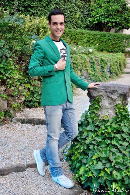 Romantic couture in the garden Romantic couture in the garden