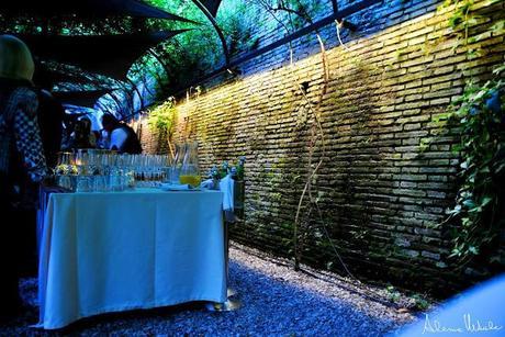 Romantic couture in the garden Romantic couture in the garden