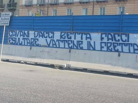 Striscioni contro Cavani - ennesima strategia di De Laurentiis