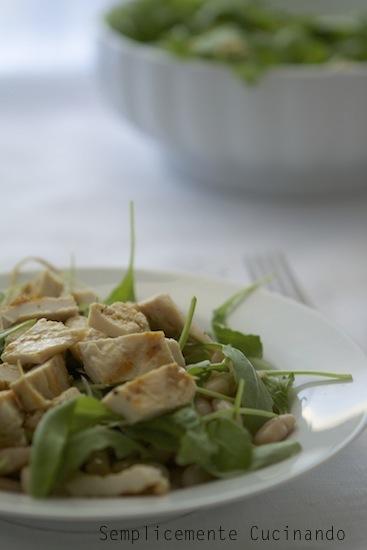 Insalata di pollo fagioli e rucola