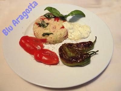 Cupola di cous cous con salsa allo yogurt e curry