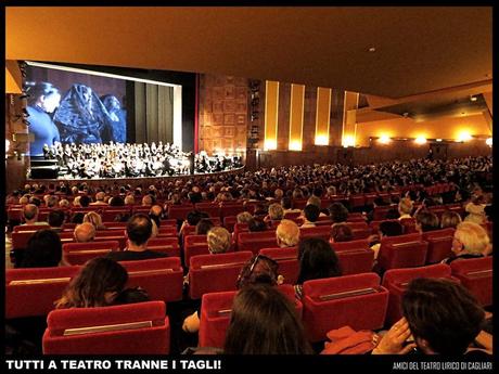 Tutti a teatro ieri