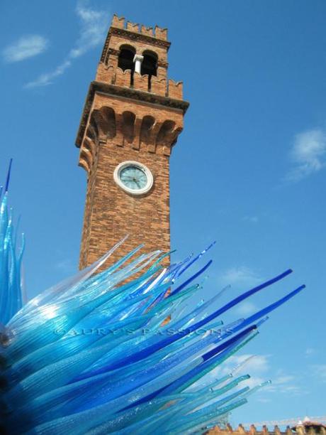 La foto della settimana: guizzi di luce blu a Murano