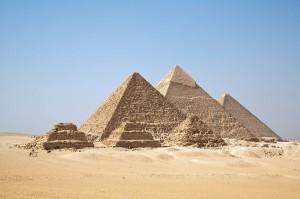 Dieta a base di carne per i 10.000 costruttori della piramide del Faraone Micerino, Giza