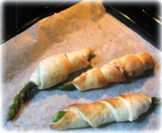 INVOLTINI DI ASPARAGI E PROSCIUTTO