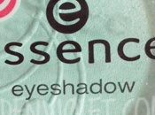 Essence eyeshadow peppermint cream