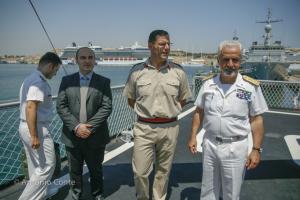 Durante l'intervista internazionale a bordo di Nave 