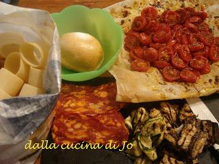 Calamarata di pasta con verdure, spianata e provola al fumo