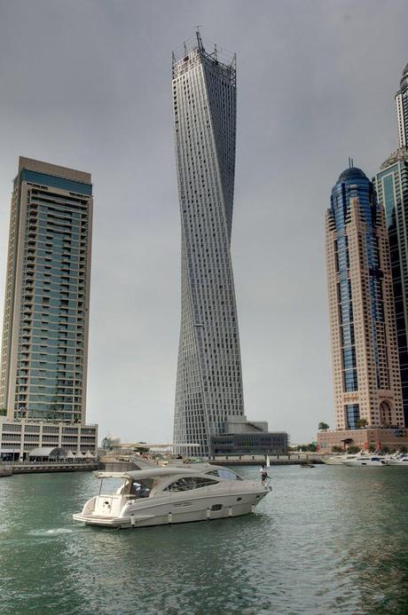 A DUBAI VIENE INAUGURATA CAYAN TOWER