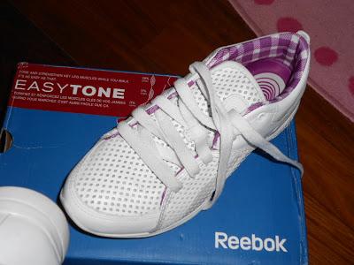 Rassodiamoci un pò! Scarpe Reebok Easytone: prova su strada per voi e confronto che le Sketchers Shape ups.